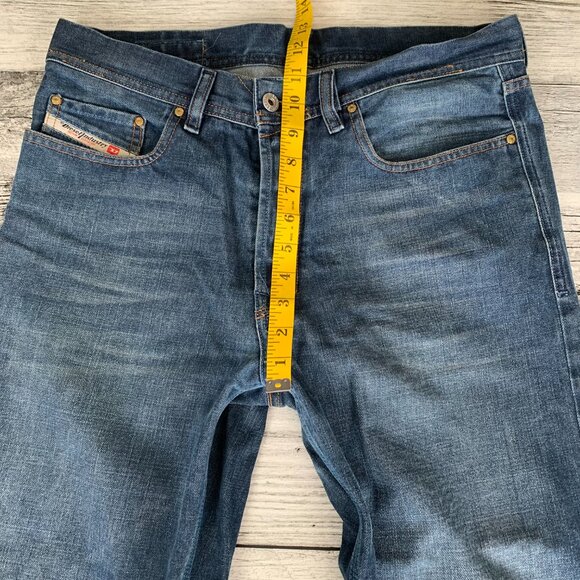 Diesel Jeans Kuratt Relaxed Fit Selvedge Denim Button Fly Jeans - Picture 11 of 15